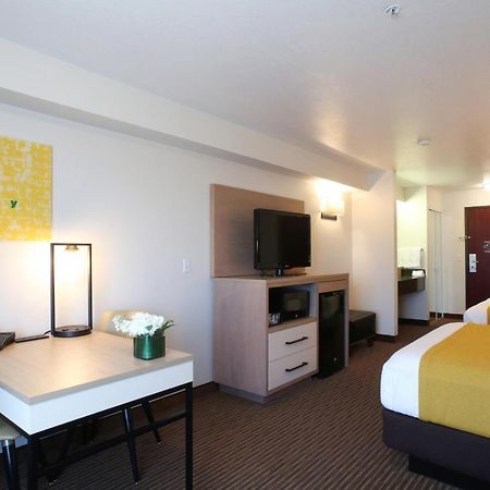 Oxford Suites Spokane Valley Extérieur photo