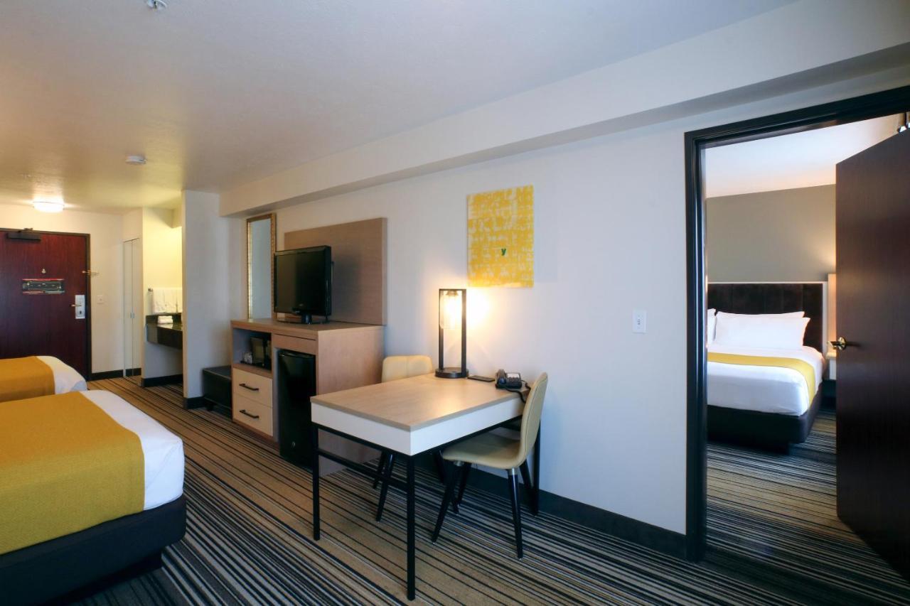 Oxford Suites Spokane Valley Extérieur photo