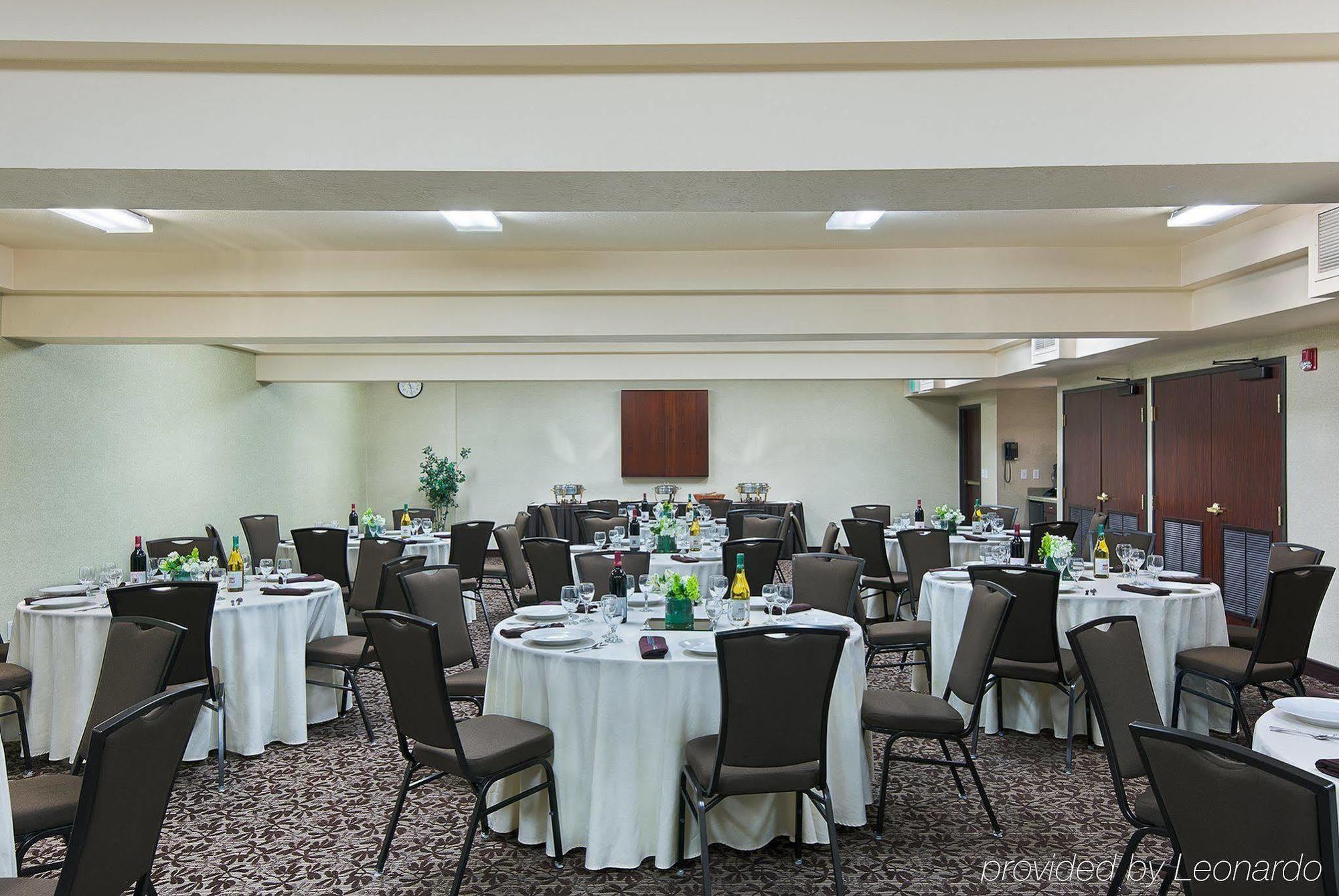 Oxford Suites Spokane Valley Extérieur photo