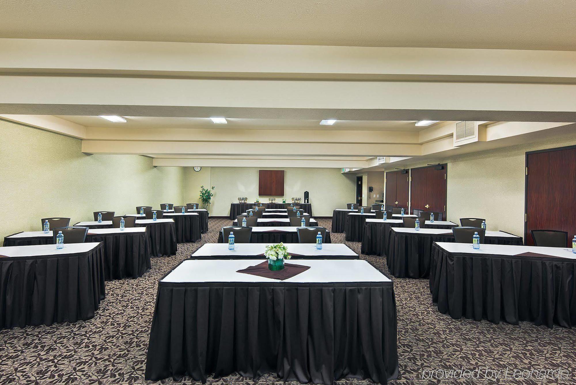 Oxford Suites Spokane Valley Extérieur photo